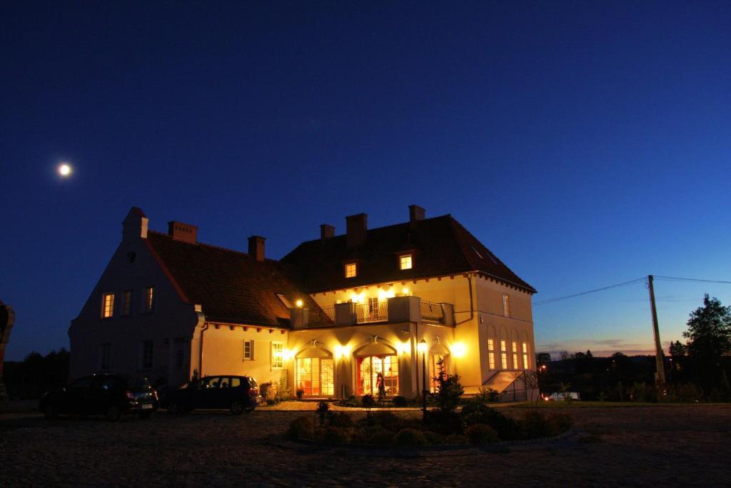 Gosciniec Rycerski Bed & Breakfast Paprotki Exterior photo