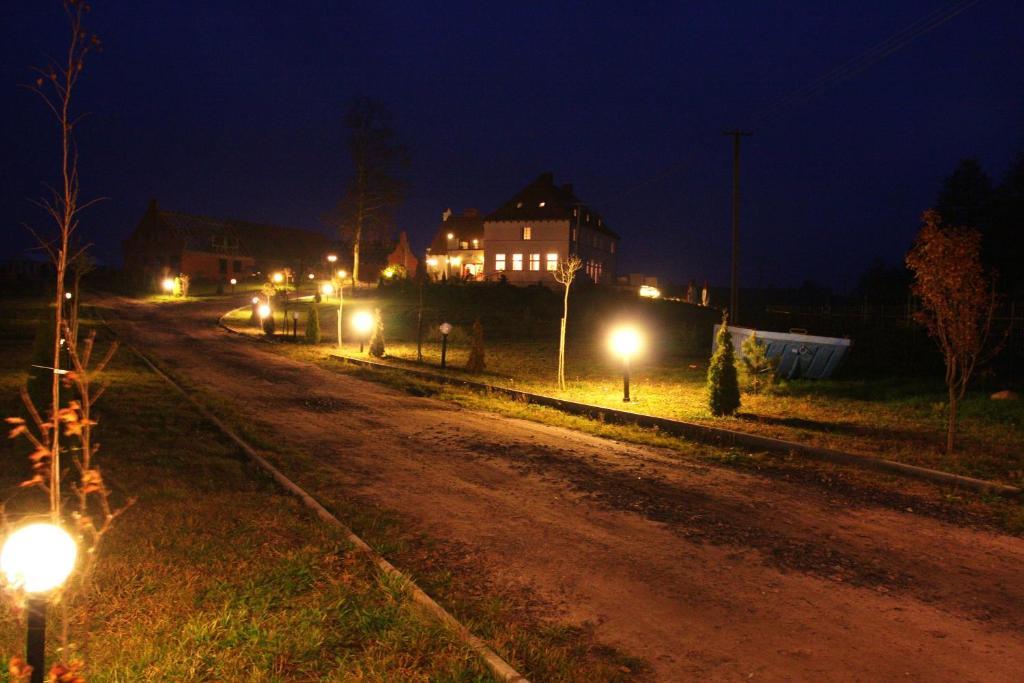 Gosciniec Rycerski Bed & Breakfast Paprotki Exterior photo