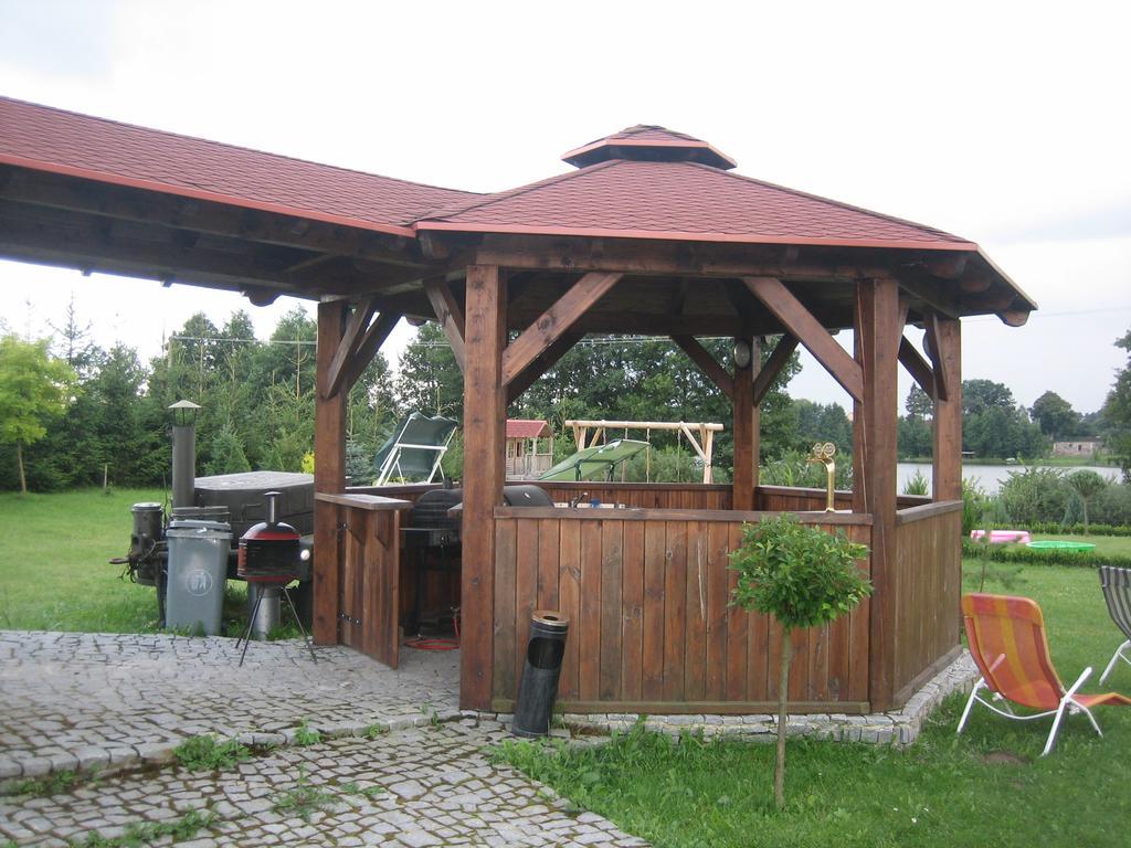 Gosciniec Rycerski Bed & Breakfast Paprotki Exterior photo